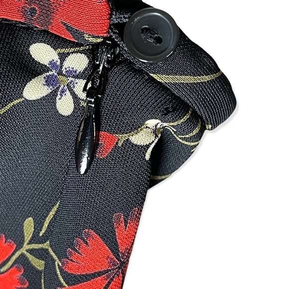 Ann Taylor red floral print black rayon skirt size 4p - Picture 7 of 9
